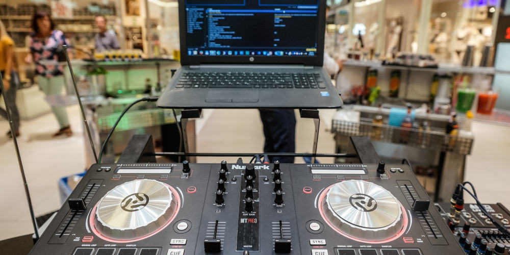 Najam DJ opreme i angažman DJ-a za evente Angažman DJ-a za evente i najam DJ opreme